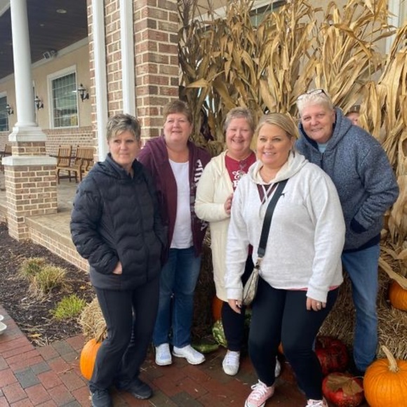 Meet your Posher, Robin - Picture 1 of 1